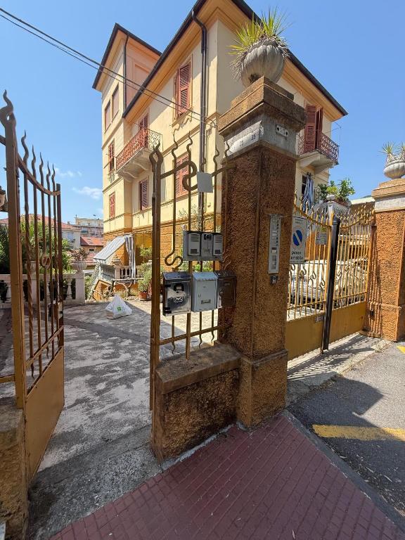 Casa Isabel, Rapallo, photograph 7 of 17