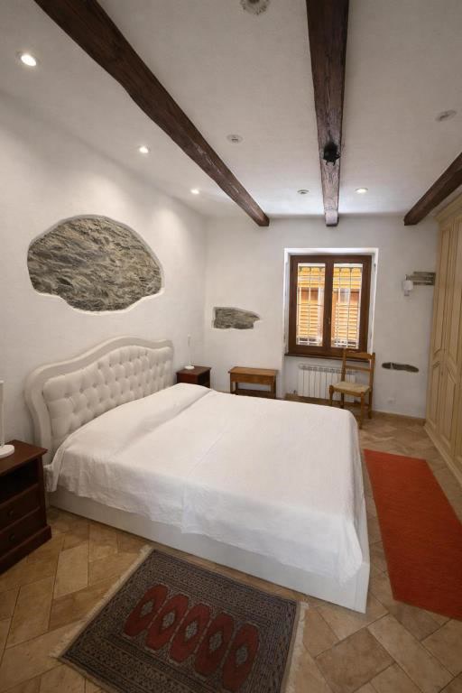 Casa Isabel, Rapallo, photograph 12 of 17